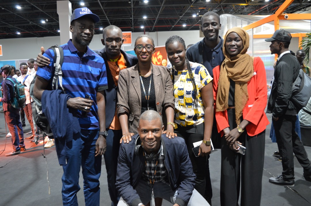 DiorBirima's tweet photo. My People are FANTASTIC 🥰👌🏽❤
@Sir_Fall @DiorfallGueye2 @Makhfouss2 @Maguiishu @aminluxN
Lii rafétoul rek ? Oohh
#AdunaLeppTeràngaLa
#DDS4 #Kebetu #TL221 https://t.co/vCu71rKFZR