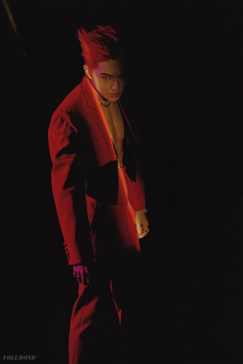 SUHOChile's tweet photo. 191206 Imágenes de #Suho de X-EXO en el photobook de la versión Obsession del 6to álbum de EXO.

cr: luvfor_m
@weareoneEXO #EXO https://t.co/2adGNCYXfJ