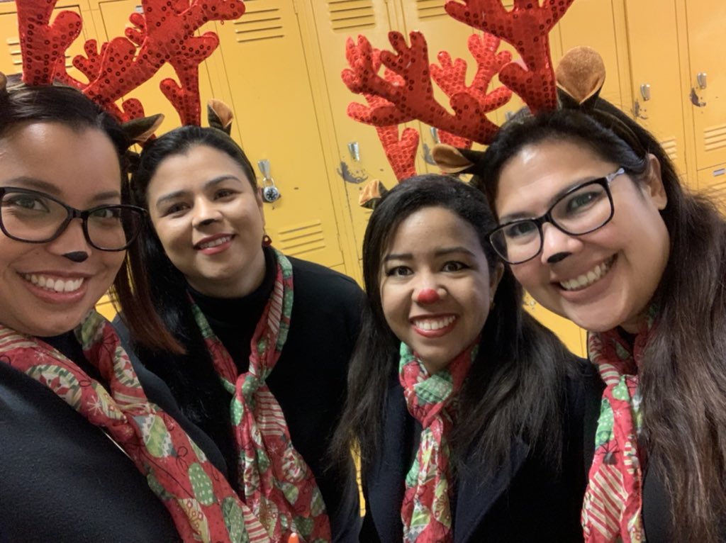 malulibassi's tweet photo. The #WorldLanguageTeam at @AnneChesnuttMS is ready for day 2 of our #12daysUntilHolidayBreak. @SraRodriguez8 @PhyllisNJackson @Jennjasinski @DavidGreene01 https://t.co/09n3kxcSHJ