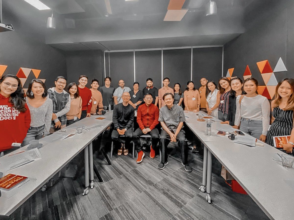 calebmusik21's tweet photo. Met Dr. Willie Ong today #HowToLiveLonger #CreatorRoundtables https://t.co/lExQTlnSzM