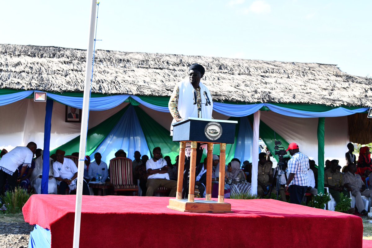 GovernorNanok's tweet photo. As a firm believer in the power of culture to foster peaceful coexistence of communities for sustainable development, I commend @GovMohamudAli and the 14 ethnic communities in the area, for keeping alive this tradition #MLTCF2019 https://t.co/8XMrYqk8ri