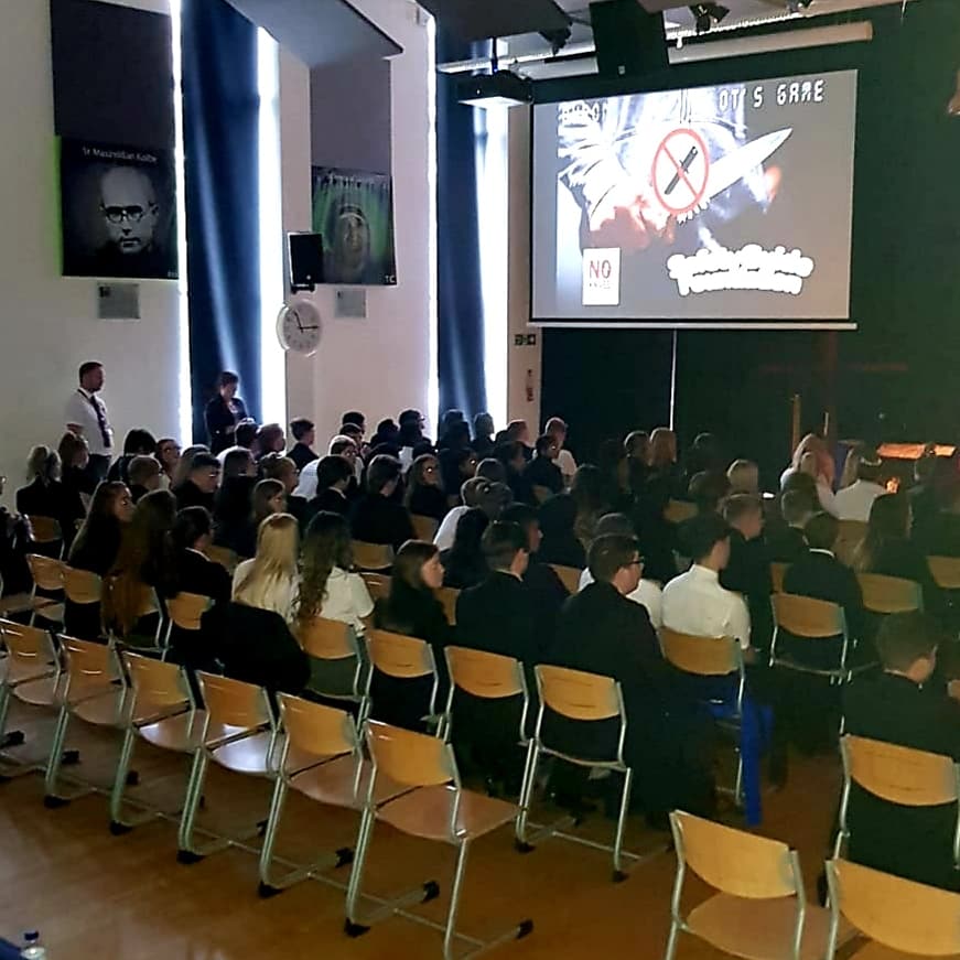 JJeffect18's tweet photo. Over 200 students, teachers & police officers taken through my anti knife crime this morning ❤ we even had one person pass out 🤯
#safetyguidefoundation #makingachange #notoknifecrime https://t.co/nxplyA7Ii9
