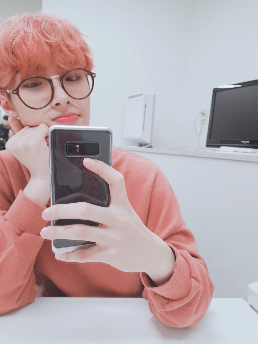 ATEEZofficial's tweet photo. [#민기] 잘자요 에이티니 ♡♡
#ATEEZ #에이티즈 https://t.co/VOoKYcrFe8