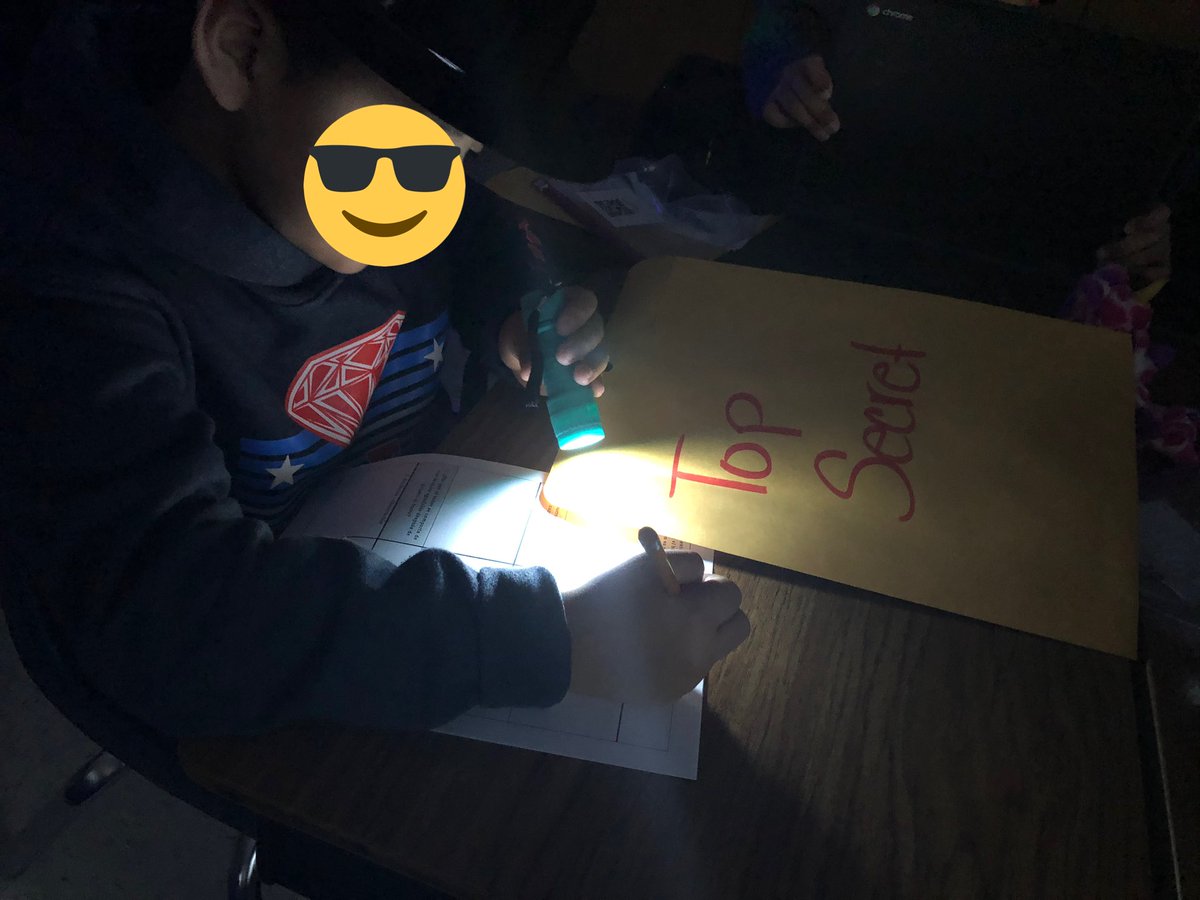 JackieMarieRod's tweet photo. My Third Graders having some fun while they look for evidence to make inferences! #spy #findingclues https://t.co/qinsvzKYnR