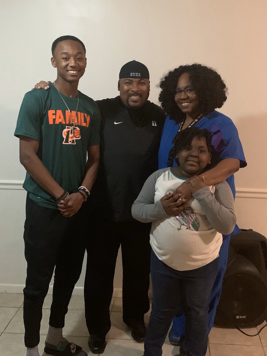 jsmoove_002's tweet photo. GREAT Home Visit and Talk with Duke Football Lastnight @TrueBlueTrooper @YellowhammerFB @ChadSimmons_  @TFootballGeek https://t.co/UNaIKhdxeQ