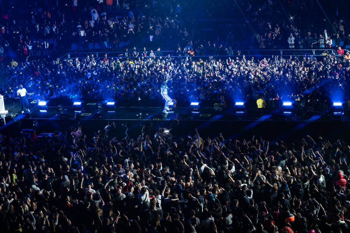 kreptplaydirty's tweet image. I still cant believe we headlined the o2 arena. These pictures dont even do it justice. We danced, we cried, we sang, we screamed, we moshed, we clashed. What an Incredible night. Thankyou for making a dream come true. Until next time ❤️