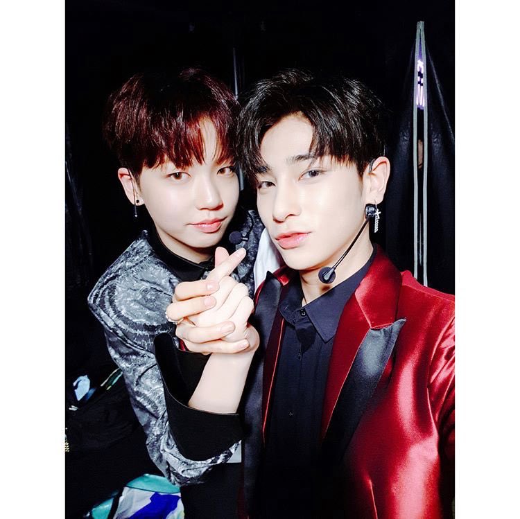 GijoongArchive's tweet image. Happy birthday Hangyul!!! 
Band members, best friends, brothers

Hangyul is important to so many people, I hope that today he will truly feel how special he is and happily celebrate his birthday with everyone who loves him ❤️

#Happy_Hangyul_Day
#한결같이_빛나는_한결아_생일축하해