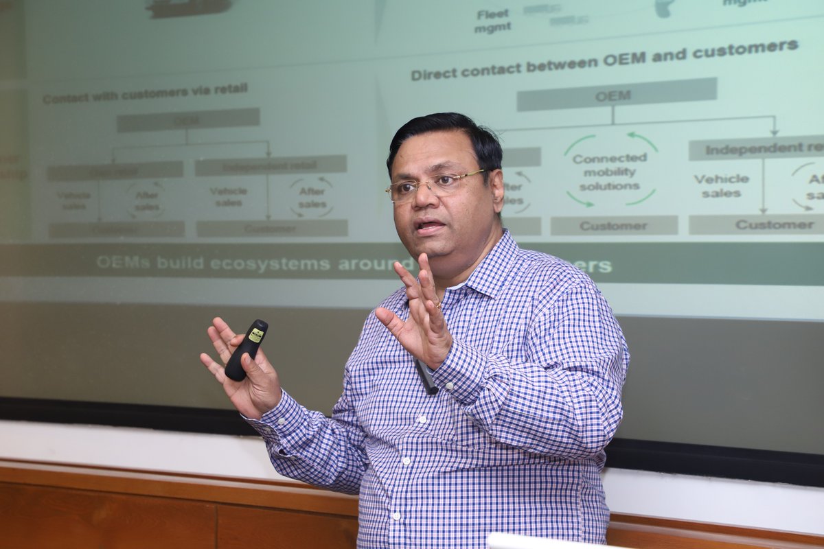 ISBedu's tweet photo. Speaking during the 3rd residency of #ISBAMPMO and #ISBAMPI, Venkatesh Natarajan spoke on โCreation of a Digital Business.โ He opined that โdigital businessโ is the current business with a healthy mix of digital technologies, digital trends, & new regulations.
#ISBMIGM #ISBPLIIM https://t.co/GJebvvhUq3