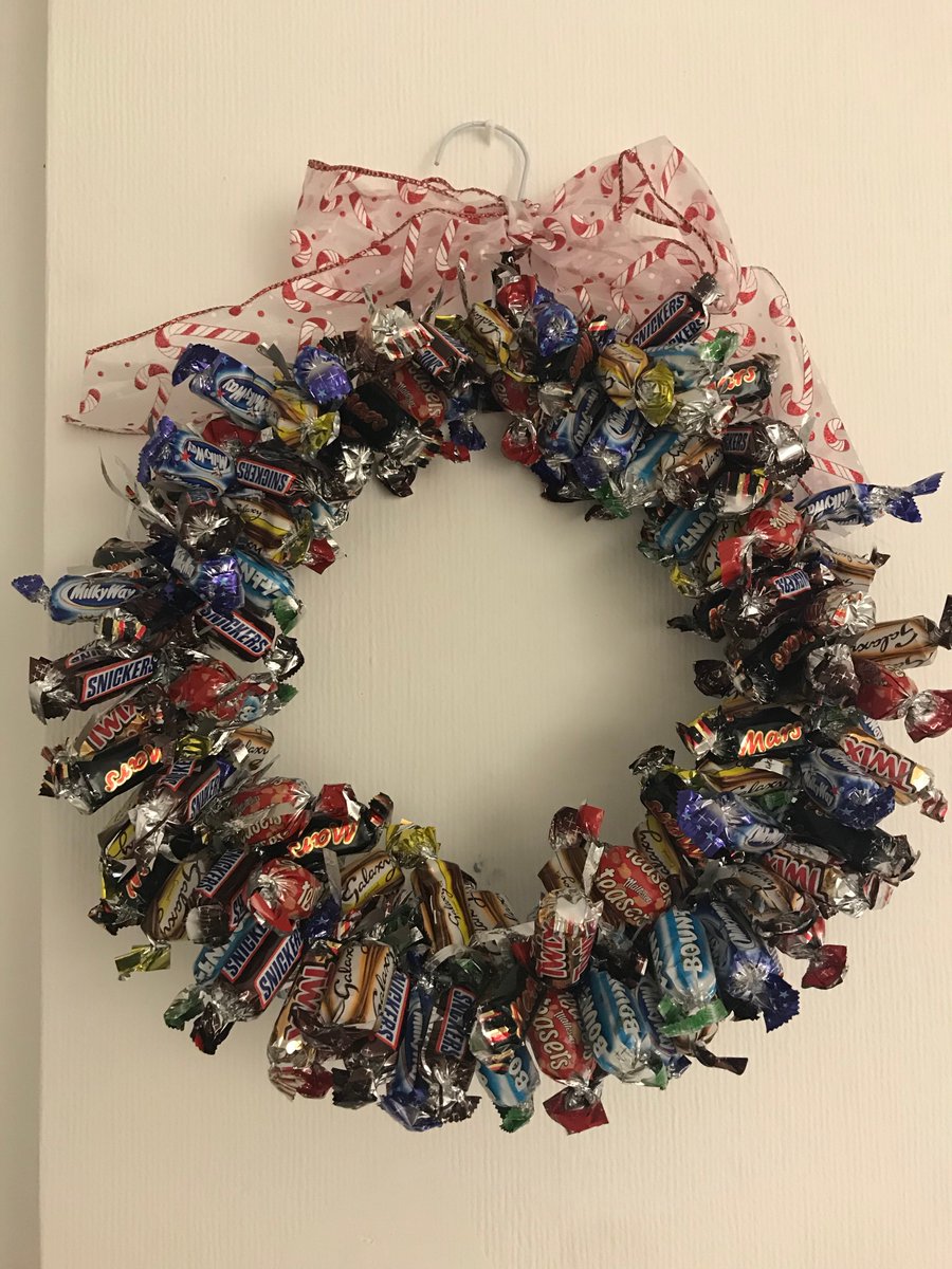 geckoengage's tweet photo. Well! The tree going up at @geckoengage HQ has sparked something off. GaryGecko has climbed on top as our fairy, a Gecko Mum has gifted us a wreath made of chocolate and Gecko Ruby has reindeer hair #happyholidays2019 🎄🦌🍫🦎 https://t.co/3QJUrigH81