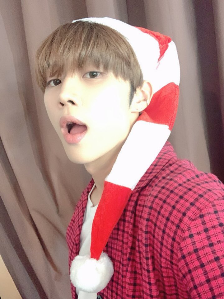 WE_THE_BOYZ's tweet photo. [선우] 메리 선우스마스 https://t.co/j0oh3sovL9