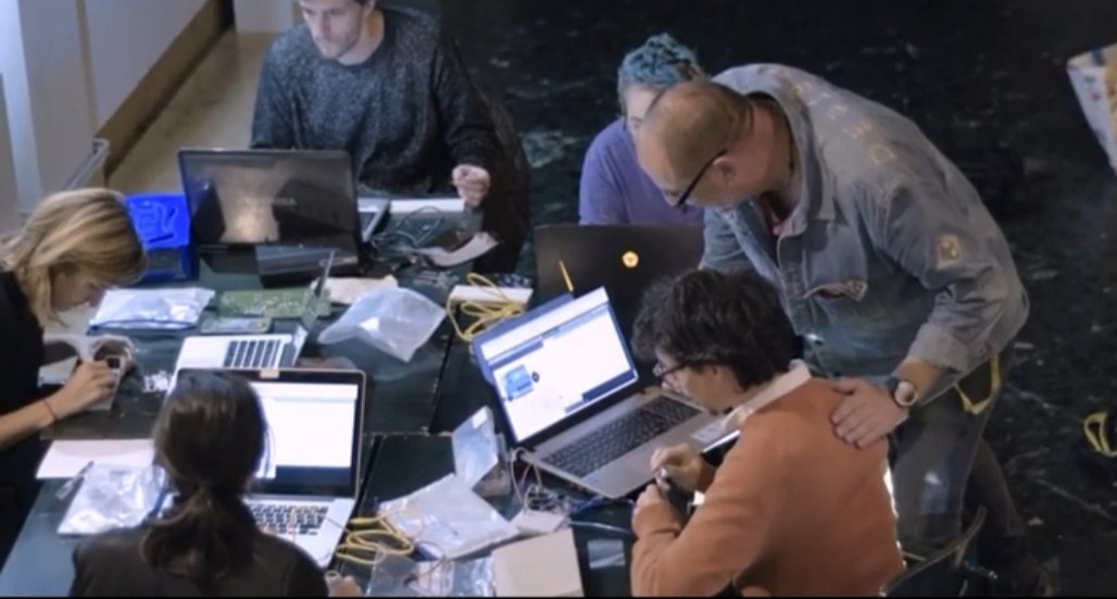 FemTekBilbao's tweet photo. [OPEN LAB]

Segunda sesión, martes 10 de diciembre. 

En @hikaateneo 19:00 

La próxima sesión... ARDUINO! 

Un espacio para compartir conocimientos y experiementar juntas!
Nuestro objetivo? Invertir la curva de aprendizaje con los procesos tecnológicos!
Aprender haciendo! https://t.co/hWKGDlyTfH