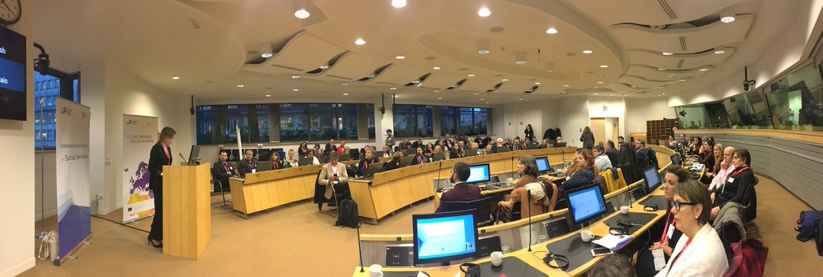ESNsocial's tweet photo. Fabiola García Martínez, Regional Minister of Social Policy in #Galicia (Spain) presents the #ESSA19  ‘Excellence Award’ for #SocialServices at the @EU_CoR https://t.co/CqrvGBevXk