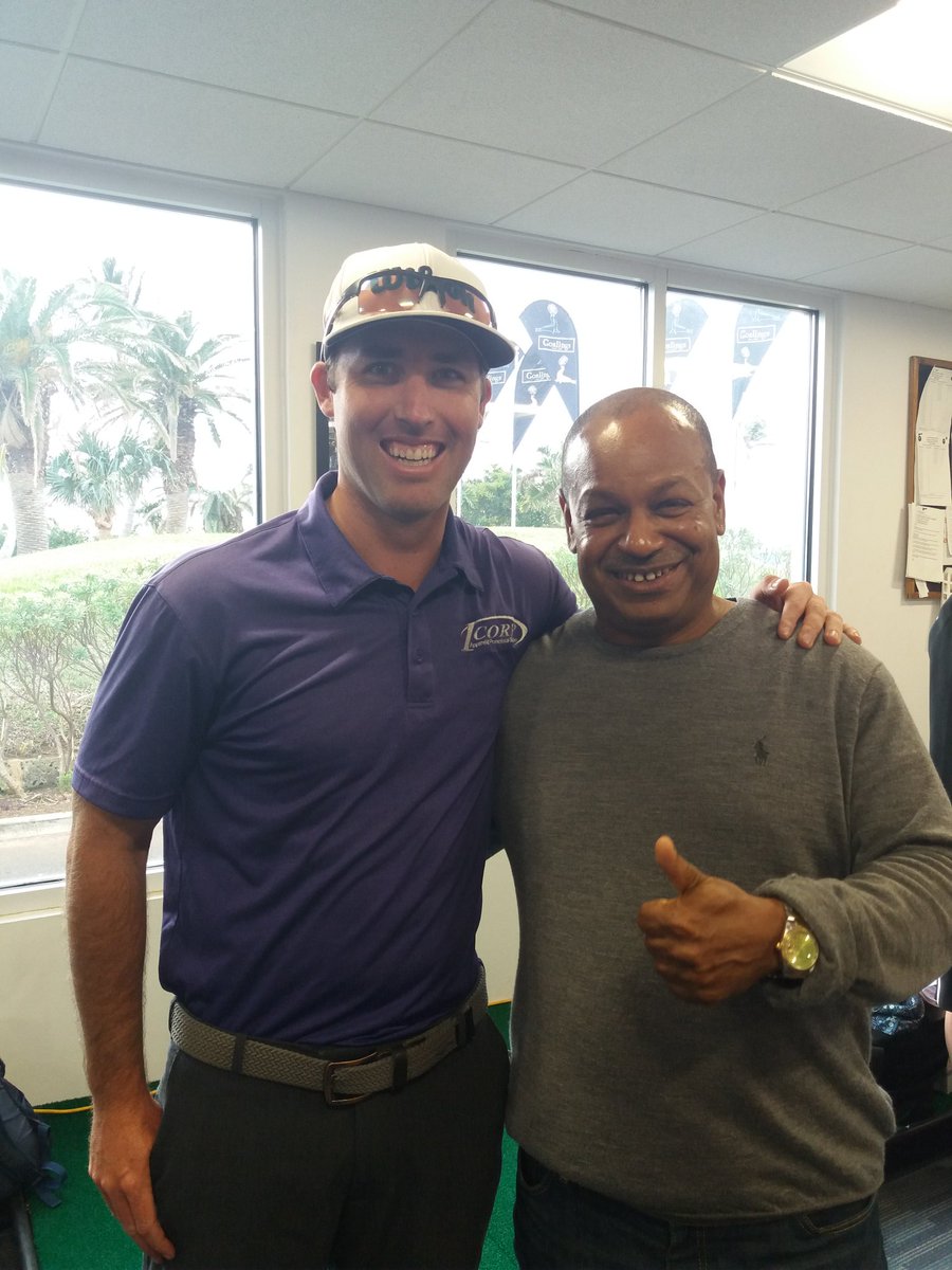 ColinThompson70's tweet photo. Welcome back 2018 .@goslings_sport International Invitational champion @DLawGolf. 👊🏾
🇺🇸🏌️‍♂️🏆🔥💪🏼 https://t.co/MdCBQZ4gKs