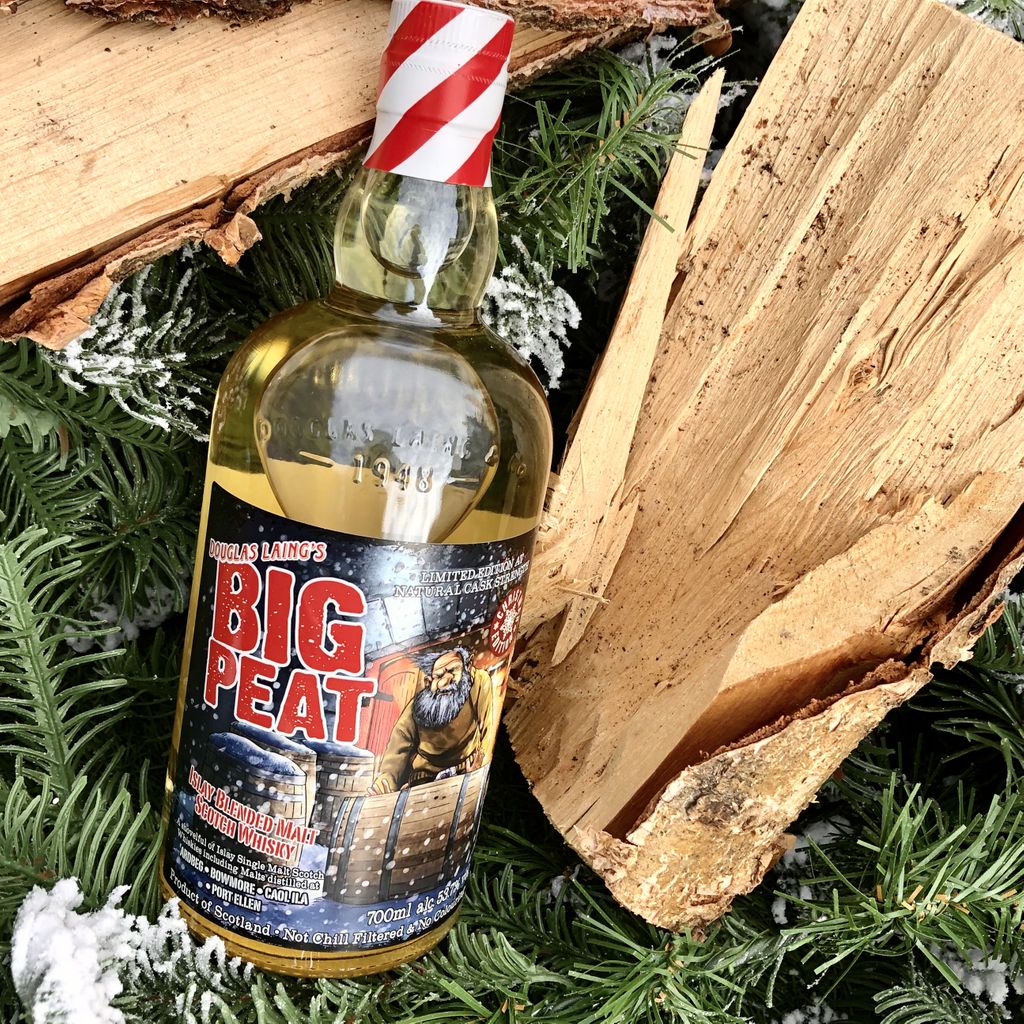 It’s beginning to look a lot like Christmas... and the weekend! Have a fun one 🥃 #Christmas #Whisky #BigPeat #Islay #IslayWhisky