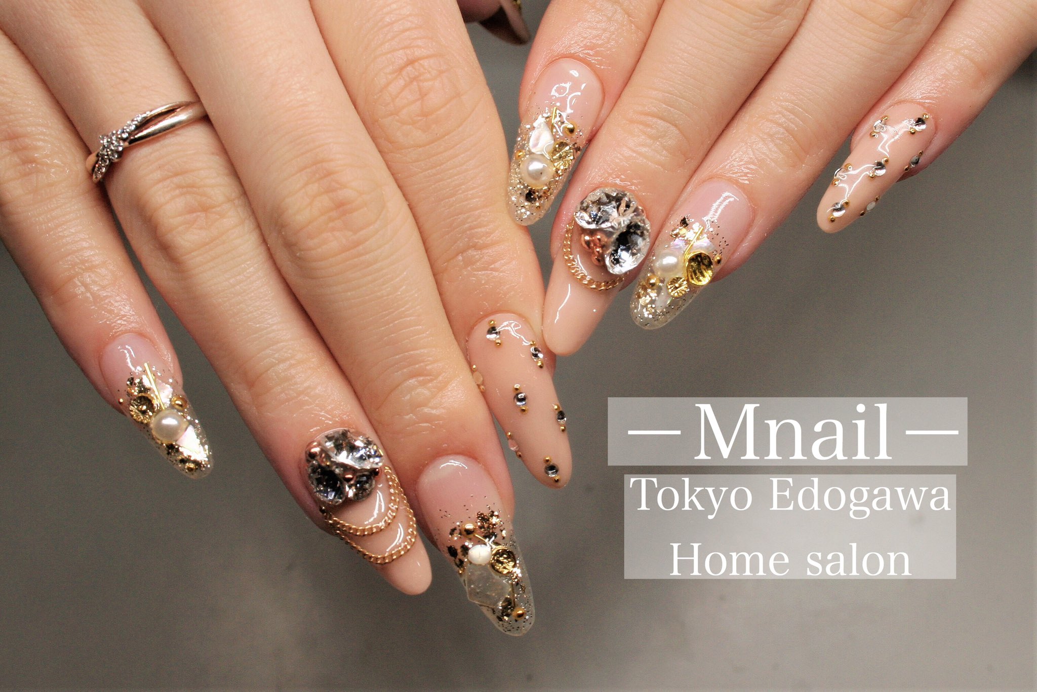 تويتر M Nail على تويتر 本日のお客様ネイル 14 000yen スカルプ オフ Sp6 ストーン Vカット お客様ネイル スカルプ 自宅ネイル 自宅ネイルサロン 自宅サロン東京 格安ネイル ご連絡お待ちしております 冬ネイル 冬ネイル19 キラキラネイル V