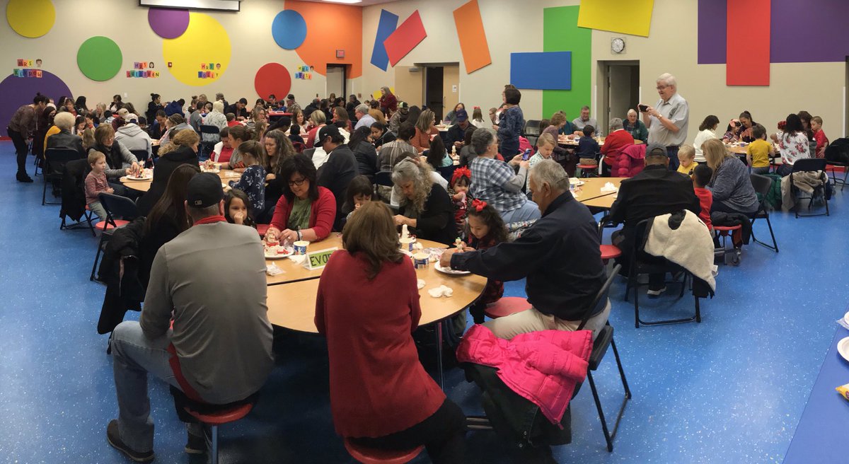 TiffanyBoxum's tweet photo. Another wonderful turn out for our annual Grandparents’ Day❣️ ⛄️❄️
#WeR210 #HESColorfulYear https://t.co/ZXFaIDeJSL