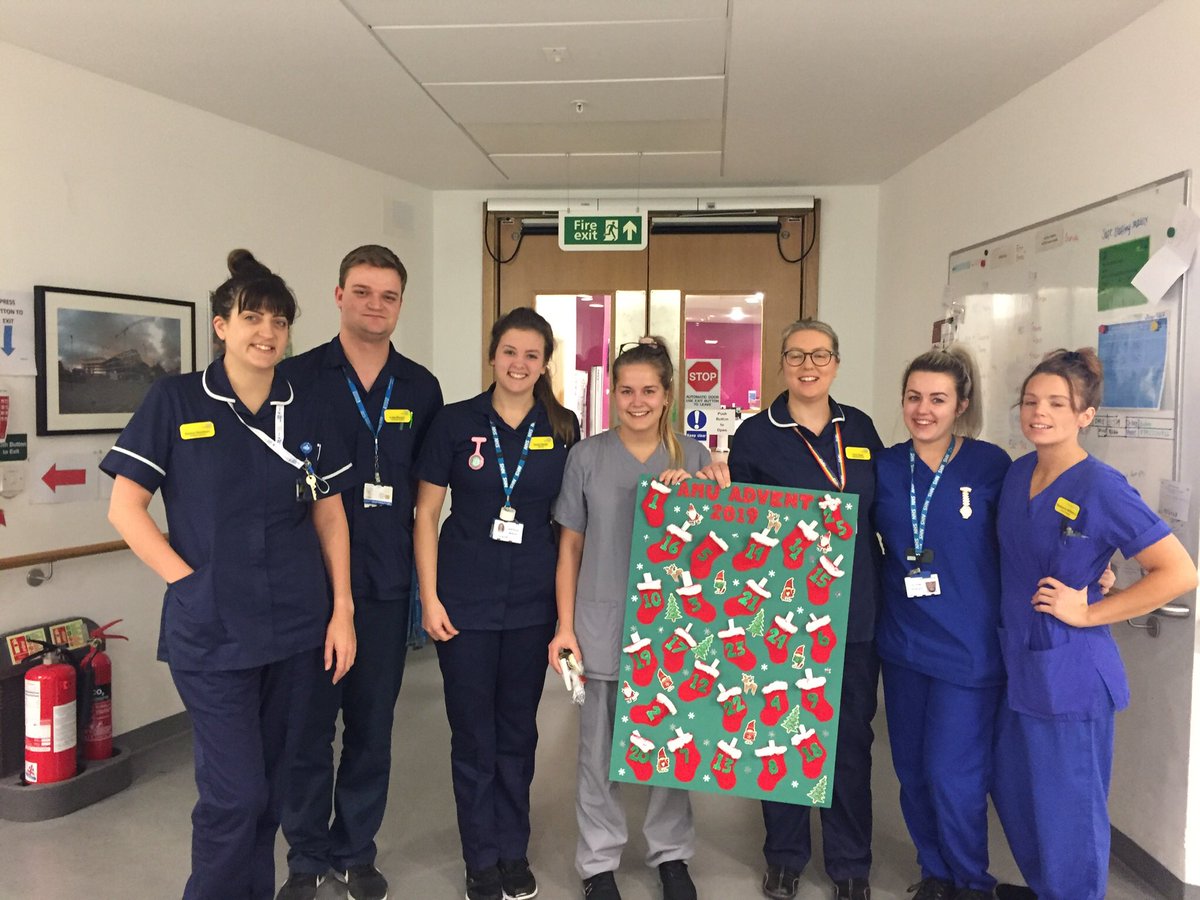 Congratulations to Daisy for winning the #AMUadvent day number 4! For bringing in an unwell patient apple pie before her shift started! 🥧 Above and beyond care given ⭐️ #marvellousmedicine @ShelleyPanayio1 @Chauders0117 @NorthBristolNHS #AMU