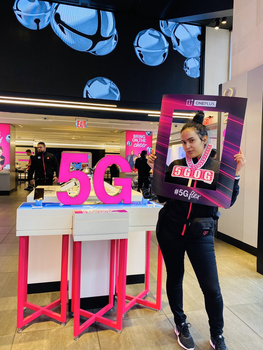 NellyTSQ's tweet photo. Everyone can be just like @TChainzDC when they stop by @TMOTimesSquare and get a picture taken with our new awesome props to celebrate #Nationwide5G from @TMobile ! #5GOG #NERules #OnePlus5GMcLaren https://t.co/ZI8nZq0rzX
