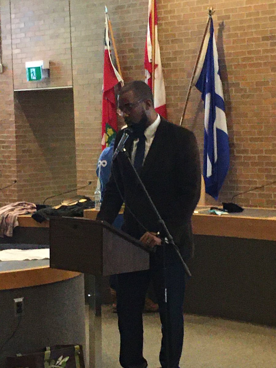 SafeCity_TO's tweet photo. @EvonOSmith talking about the importance of courage in #challenging #change @FOCUSTablesTO @CopSmithTPS @TPSRydzik @ccrp_toronto @smckean #silobustingTO https://t.co/nGEwFQByYP