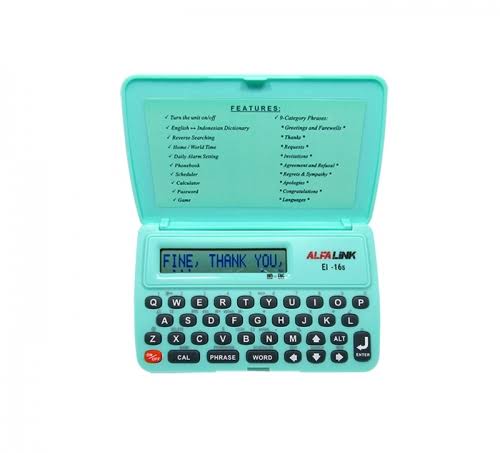 nugraha_farra's tweet image. Anak sekarang menilai kekayaan seseorang dari gadget yg digunakan, 
Kita mah dulu ada yg pamer ginian di sekolah aja udah dianggap orang kaya..