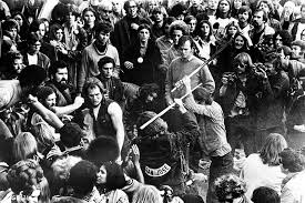 dvesean's tweet image. The Grateful Dead suggested (for $500 worth of beer) The Hells Angels for security at Altamont 1969, a free concert near San Francisco, starring The Rolling Stones. Santana, CSN&amp;amp;Y, Jeff. Airplane, Gram Parsons/Flying Burritos too. 1 murder, 3 accidental deaths. 50 yrs ago today.