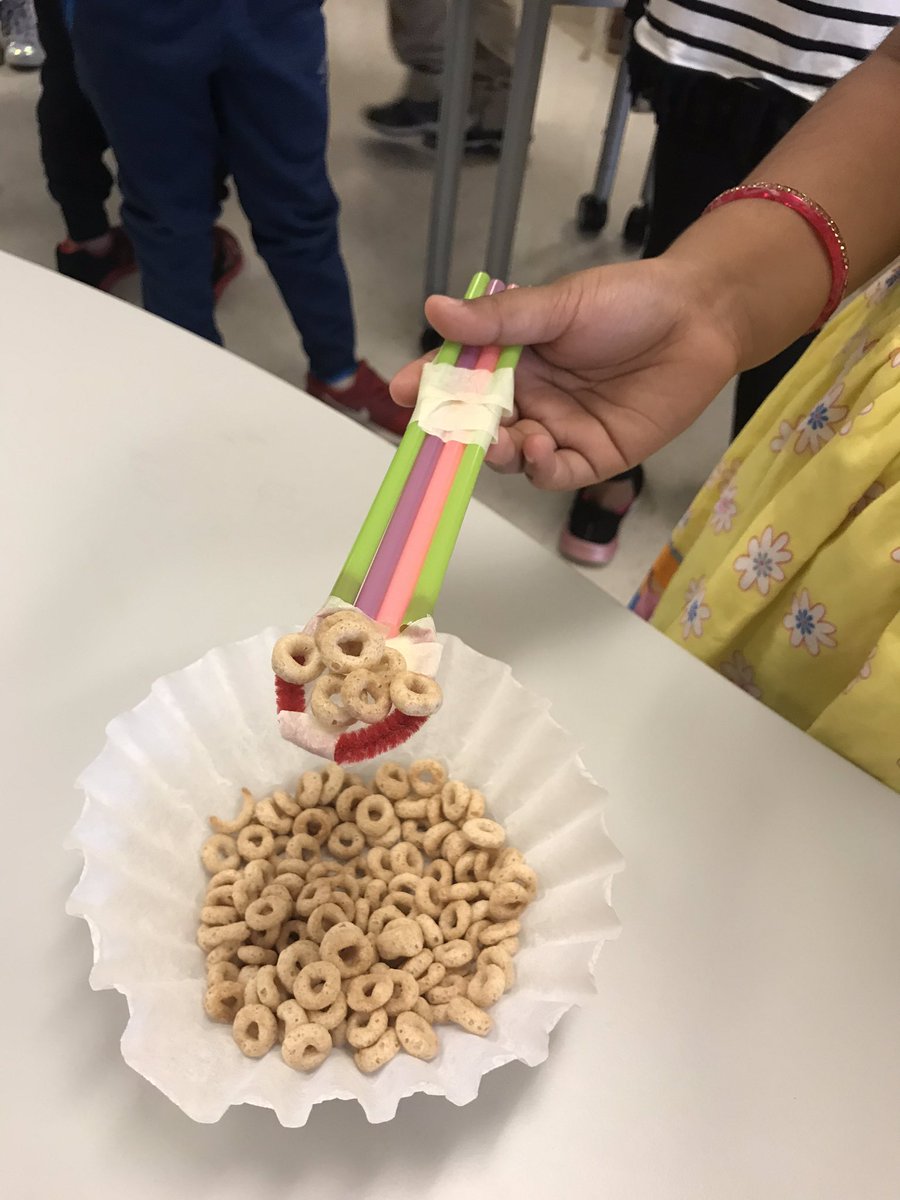 kinder_morales's tweet photo. Making spoons today in eslot!  Kindergarteners are so creative!  Testing our inventions is fun too! https://t.co/rftdiXYSDz