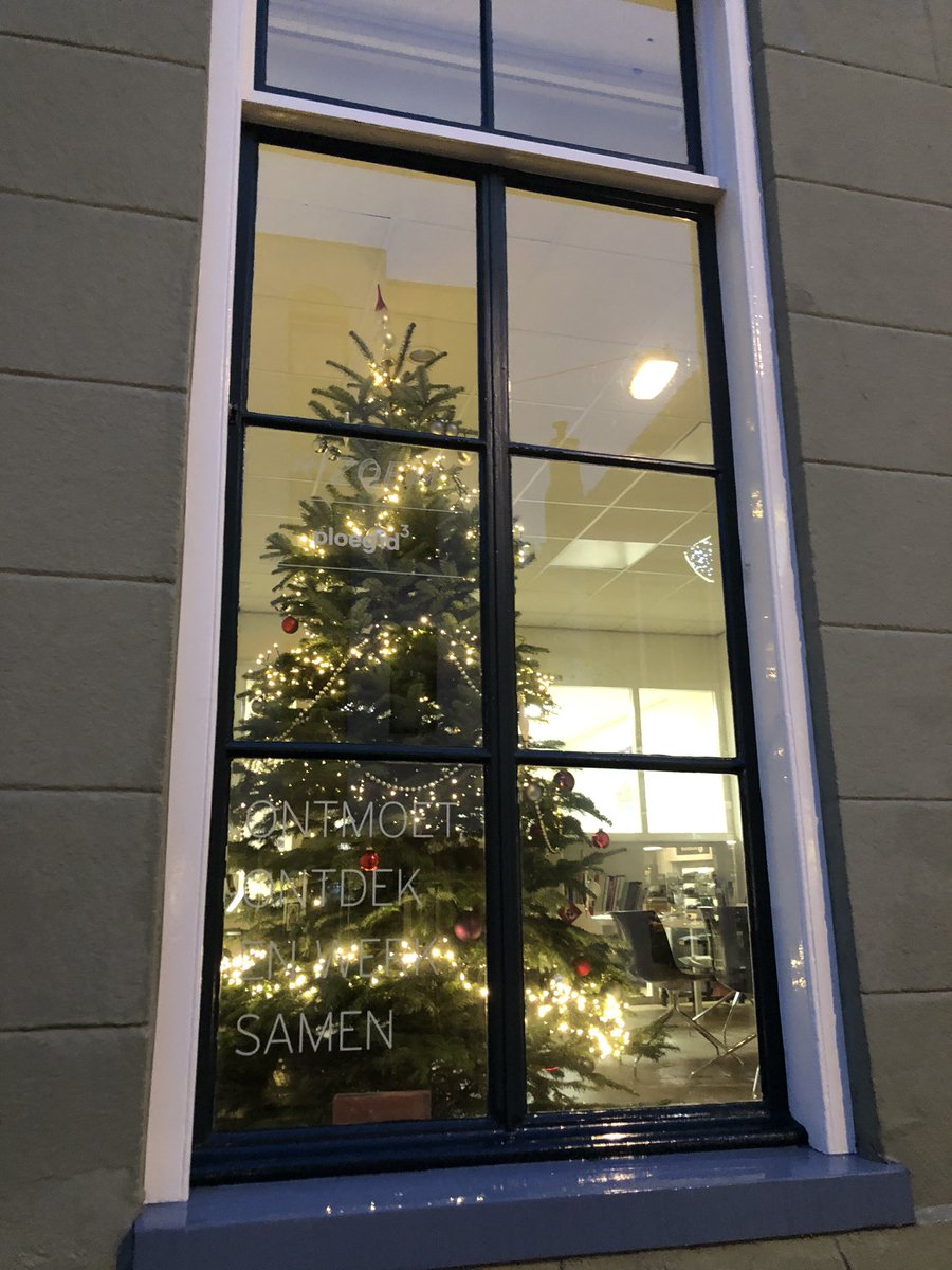 Sinterklaas eruit, Kerstboom erin... <a href="/RIZOEM/">Rizoem</a>