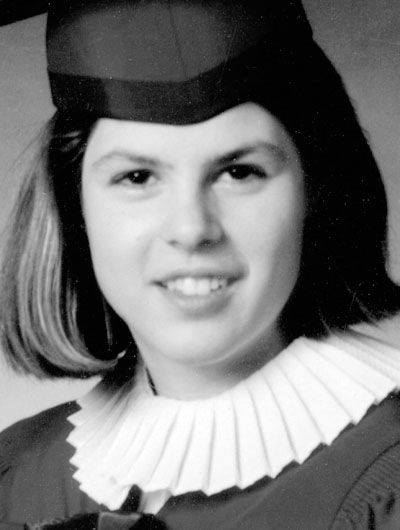 YahooCanadaNews's tweet photo. A native of Granby, Que., Annie Turcotte was studying metallurgical engineering. She was a gifted student in her first year of university. She was later awarded a scholarship for women in science. She dreamed of improving the environment. She was 20. https://t.co/k1RAx4f0Bc