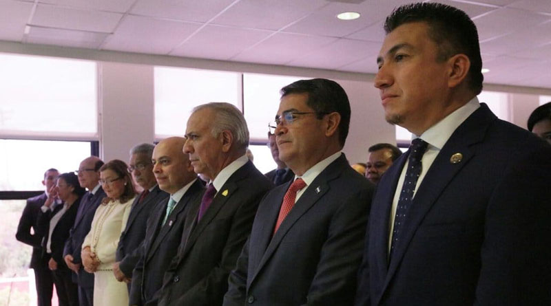NelsonAvilaHn1's tweet photo. Y la NARCODICTADURA continúa con el CAOS y DESESTABILIZACIÓN  de la SOCIEDAD, integrando a las "INSTITUCIONES" bajo su CONTROL ABSOLUTO y DÉSPOTA. https://t.co/9MXPEitACB