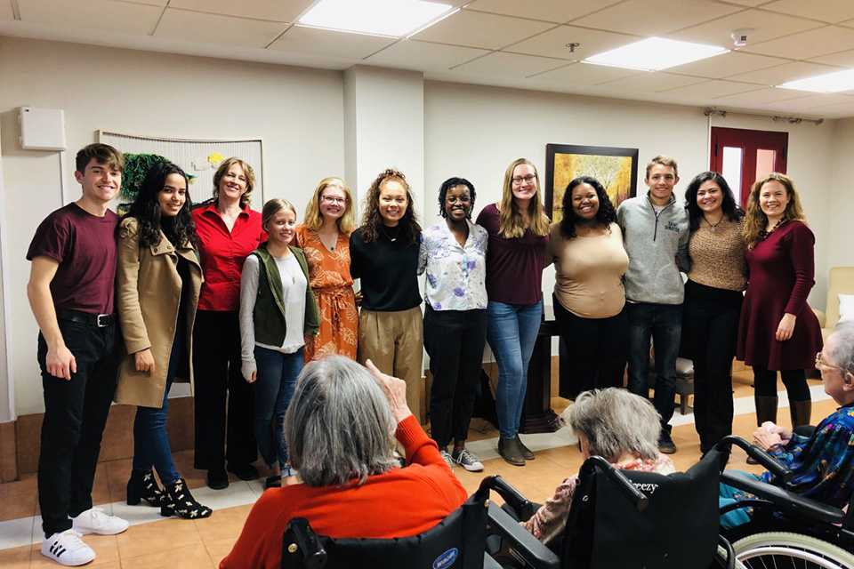 SLUMadrid's tweet image. SLU-Madrid choir students welcome this holiday season with warm greetings and Christmas carols for the elderly as part of the chorale social outreach. #Jesuitmission #TheMission #menandwomenforothers 
Get the full story here: bit.ly/389kQp5