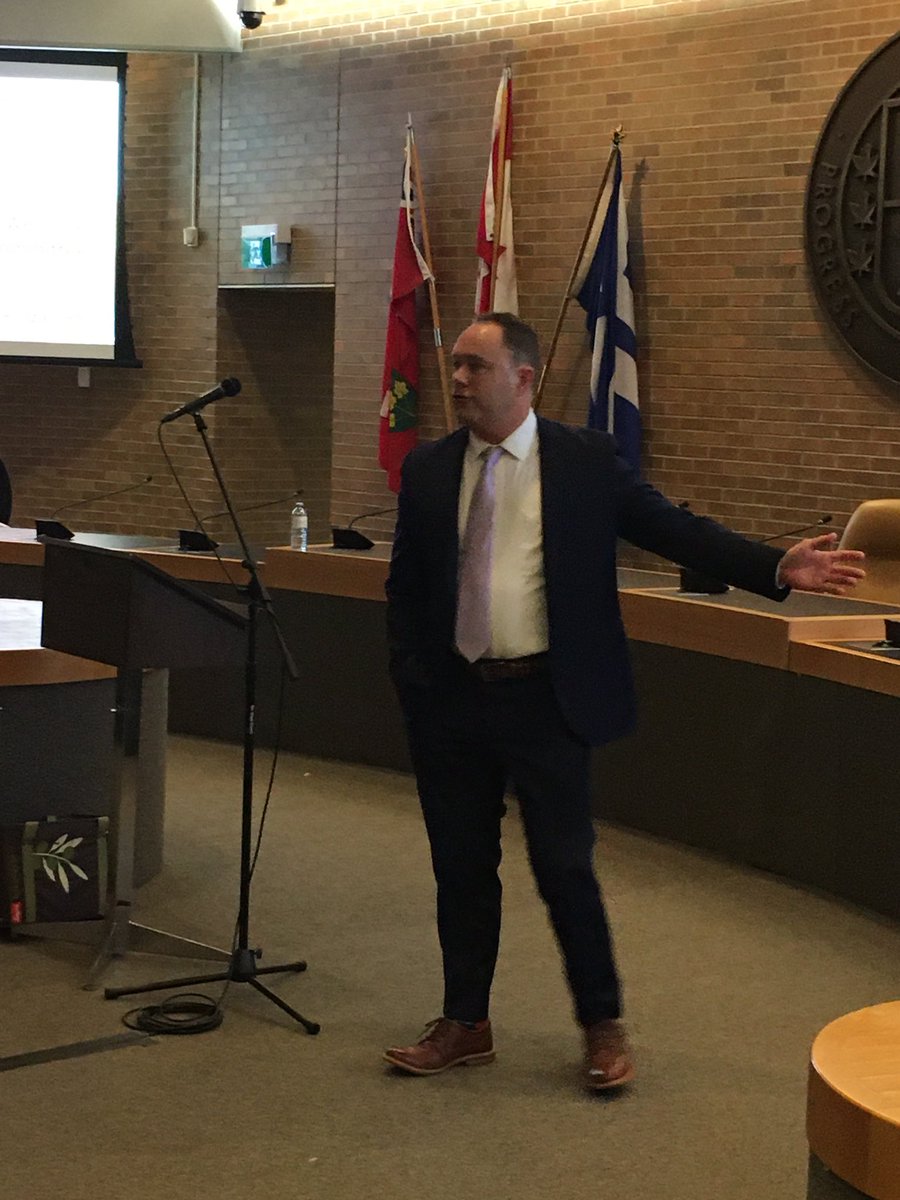 SafeCity_TO's tweet photo. @TPSRydzik thanking partners for the commitment to #FOCUSTO #silobustingTO @CopSmithTPS @FOCUSTablesTO @ccrp_toronto @smckean @EvonOSmith https://t.co/WZBpbSrYZ9