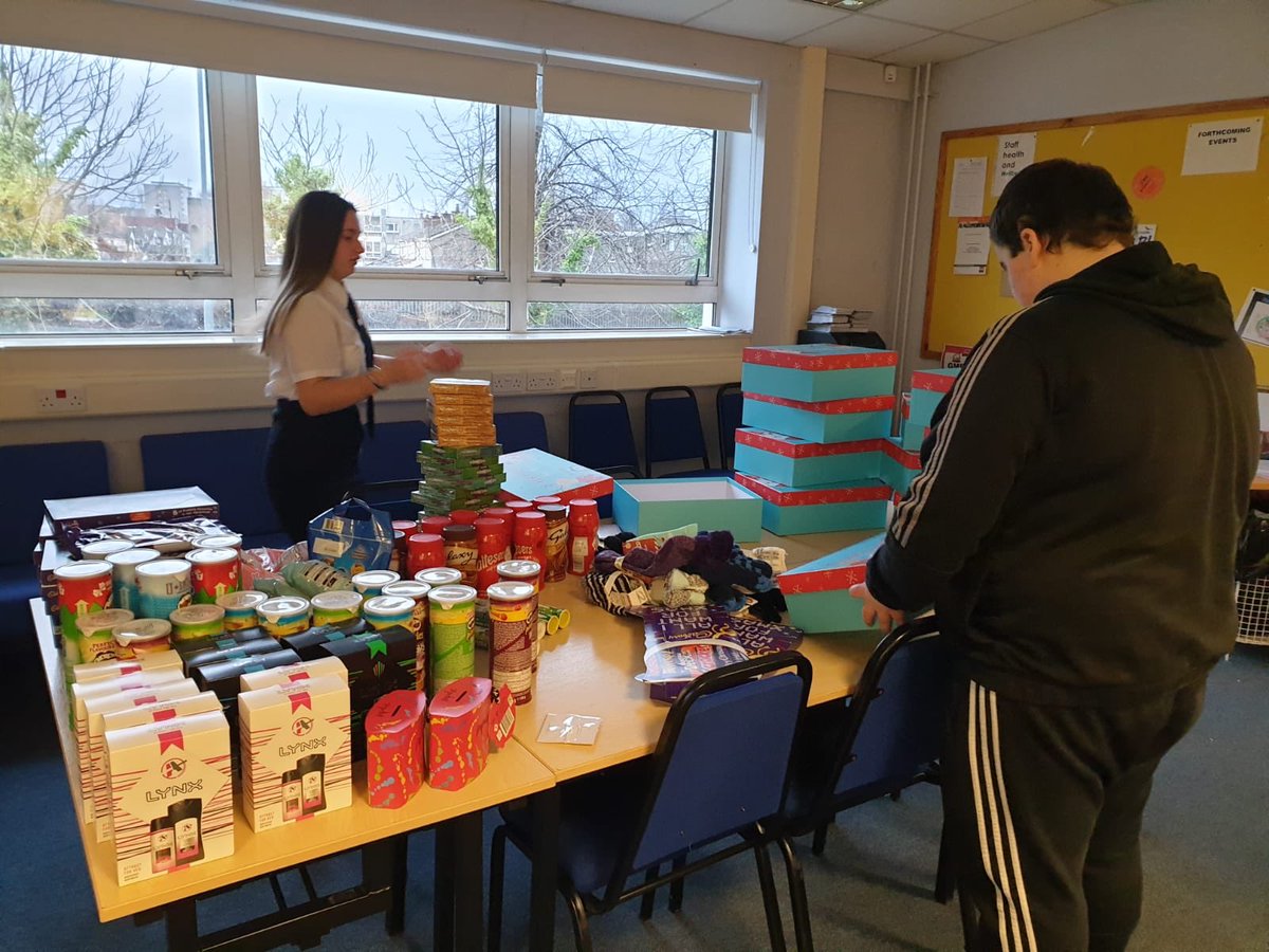 RAInclusion's tweet image. Pupils busy organising Christmas eve boxes &amp;amp; food bank collection donations. Great effort from all involved 🌲🎁🎅 @mcrpathways @RAPositivePath @RosshallCL #Compassion
