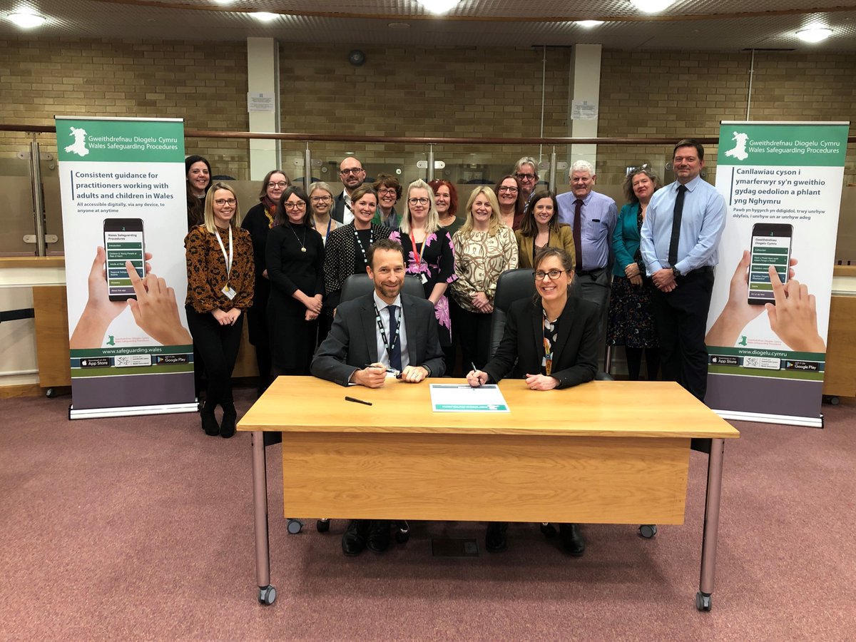 ProceduresWales's tweet photo. This week Gwent and Cardiff and the Vale Regional Safeguarding Boards formally adopted the Wales Safeguarding Procedures for use in their areas, making them the first in Wales to put the procedures into practice 🖊️👍 https://t.co/2JW0TBdgnp