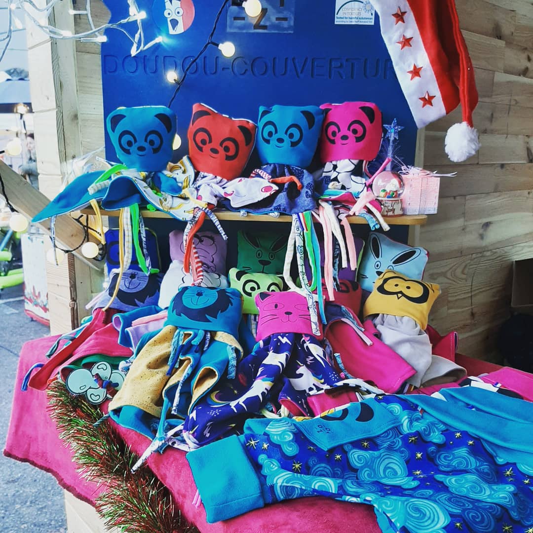 ODYZvetements's tweet photo. Marché de Noël de Loriol !! ODYZ est présent au marché de Noël jusqu'à 20h, venez nombreux faire un coucou, voir les nouveautés et exclusivités !! 🎄🎅😘
#madeinfrance #doudoumadeinfrance #cadeaudenaissancemadeinfrance #cadeaudenaissance #marchedenoel https://t.co/13vZlcK411