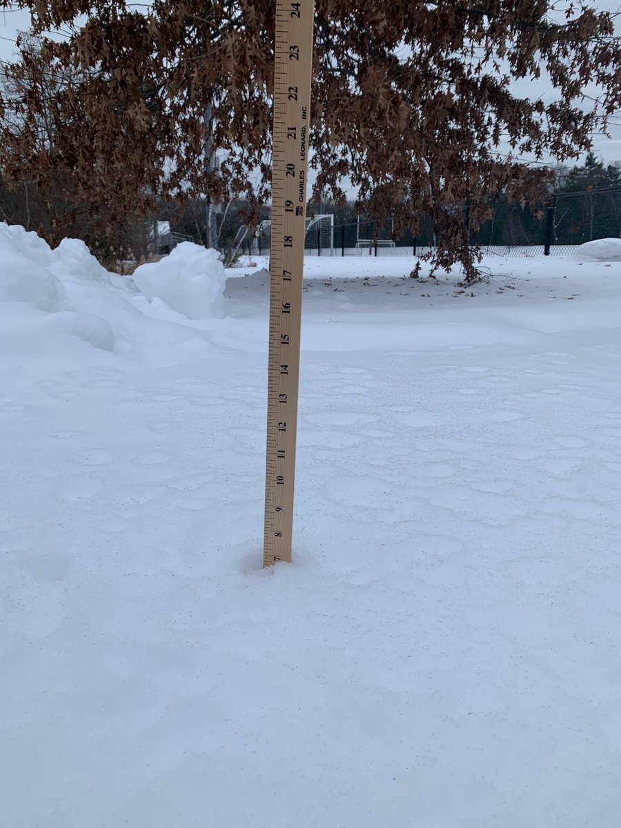 Current snow depth is 7 inches at Concord-Carlisle High School @RuggCCHSmeteo @NWSBoston @WX1BOX #snowtweets