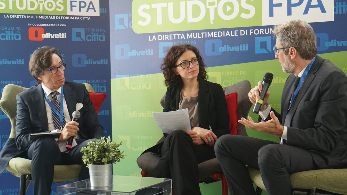 #DigitalFutureNow: agli #OlivettiStudiosFPA di #ForumPAcittà si parla dell'importanza dei #BigData per governare gli eventi nelle città. <a href="/coccourbano/">Urbano Cocco</a> e Marco Agostini presentano #CityForecast, servizio di #datatourism di <a href="/Timbusiness/">Money Hacks Masterclass</a> e #Olivetti per <a href="/Roma/">Roma</a> youtu.be/WK1fTPuh3a4