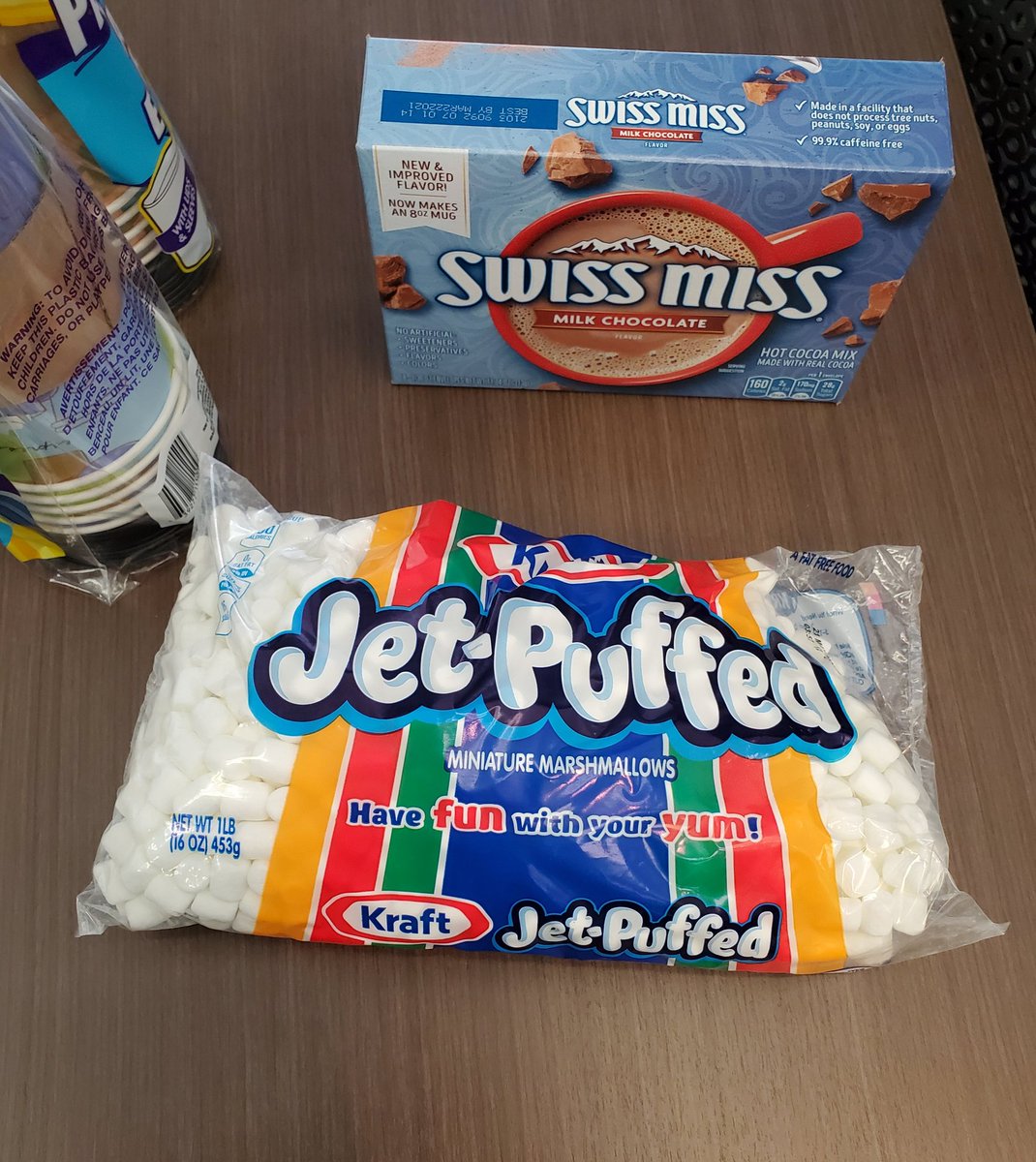 BCZIMLIZ's tweet photo. Today the Mi6htySix voted to do a hot chocolate day and Christmas socks! (Sock pic coming soon). Thank you @Gracie80881839 for the sweet treats and stopping to get the Hot Chocolate Goodies! #austinmss #austinstrong #TUProud #TUGGLENATION @yovar2016 #teamyolo https://t.co/2UsIvl4KTY
