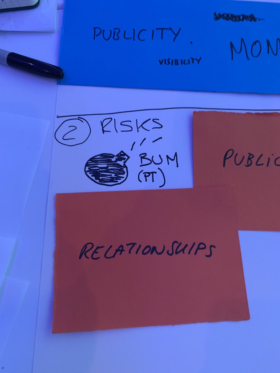 TranslationDan's tweet image. Laughing at how our Portuguese Eulogia member thought this was the English word for what happens when a bomb goes off...