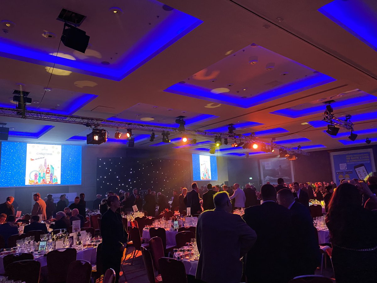 MyckalaJ's tweet photo. What a privilege to attend the @LighthouseClub_ Christmas lunch with the @fladgatellp team. Nice to see money being raised for such an incredible charity #constructionuk #Construction #constructioncharity https://t.co/1isGZpF4ZS
