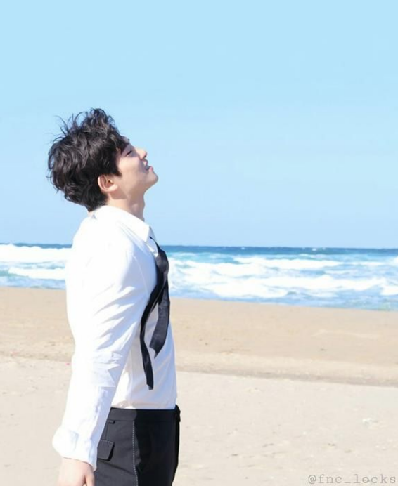 nataliesunshi10's tweet photo. Finally!! 🎉🎉 The 9 months scandal has come to an end! The last document related to the court rulings is published. Most likely there is NO more update. 

We can now focus on Sergeant LJH's return, his new music, and other exciting events 🎸🎤🎶 Stay happy 😊❤️ 

@cnbluegt https://t.co/JRSS8P1m7f
