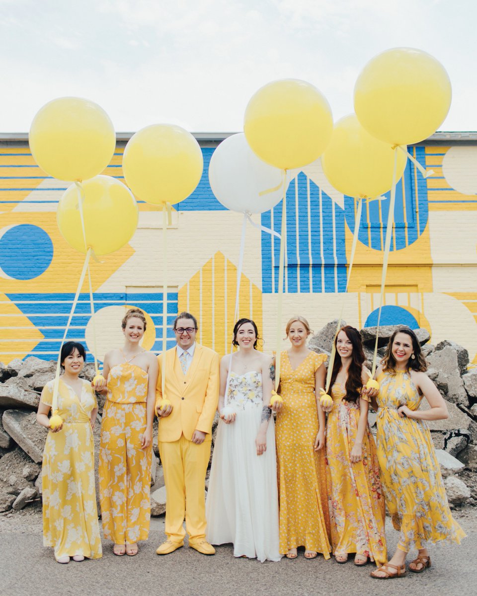 theknot's tweet photo. Not a fan of florals? #MakeTradition by asking your wedding party to carry balloons like bride Sammi. Photo: @decoratopp | Balloons: Corner Balloon Shoppe | Venue: @BauhausBrewLabs | Planner: @breisfun https://t.co/YHJ22eDcr2