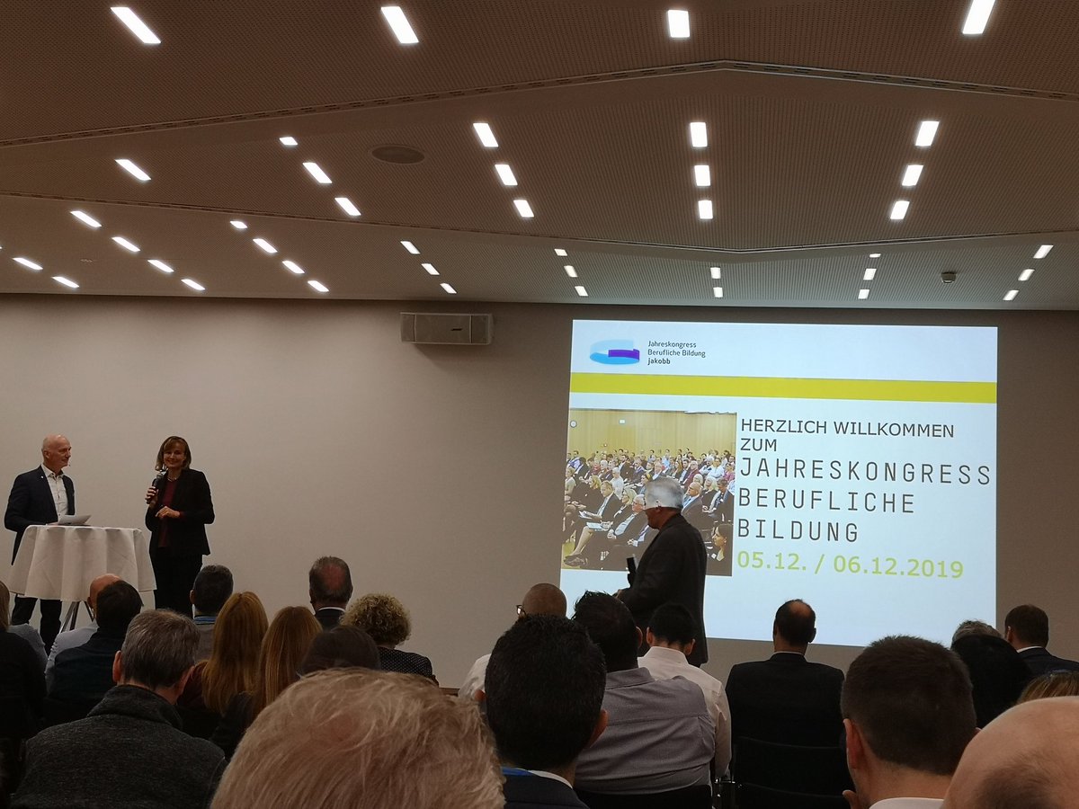 mike_8er's tweet photo. Tolle Erfahrungen gemacht auf dem Jahreskongress Berufliche Bildung 2019 in Stuttgart (https://t.co/NGZEL4w7TD). Informative Keynotes und lehrreiche Exkursionen. Wir kommen wieder! https://t.co/gSs1sVKz40