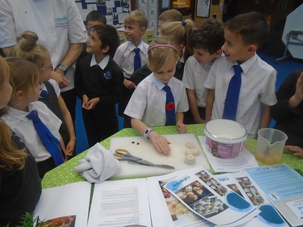 Today Year 3 and 4 enjoyed their cooking masterclass provided by <a href="/caterlink_ltd/">Caterlink Ltd</a> where they made lovely bread accompanied with Camembert cheese! This was then topped with rosemary and pomegranate to make it Christmas themed!