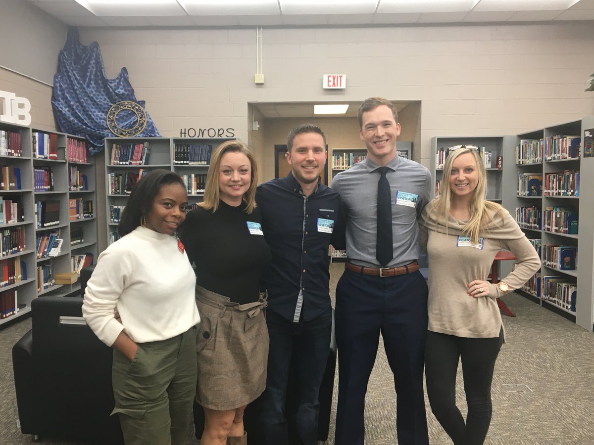 willis_rwillis's tweet photo. Great panel this morning for #YPAMA. Samuel Swanson, Jon Clark, C. T. Burton, Kimberly Ashline, Cheryl Driver @SCFederal @lowcountrylocal @SHSCNSC @TeamCharleston #positiveinfluencenetwork @ChasChamber https://t.co/qYcwsuPLHR