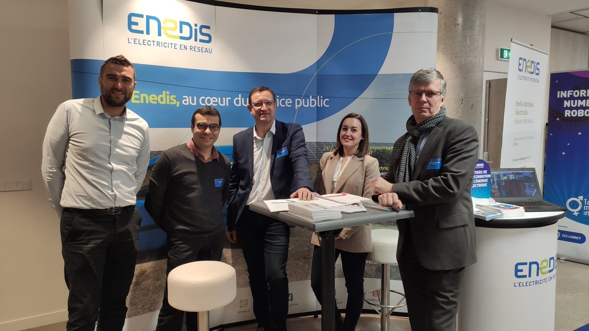 enedis_centre's tweet photo. 🔴#EnDirect de la Nuit de l'#orientation #NDO2019 organisée par la @cciloiret, @enedis vous accueille sur son stand pour parler de ses #métiers et de ses #missions de #ServicePublic 👍
#Parents #collégiens #lycéens #etudiants #CITEVOLIA https://t.co/cLVaOUGgn8