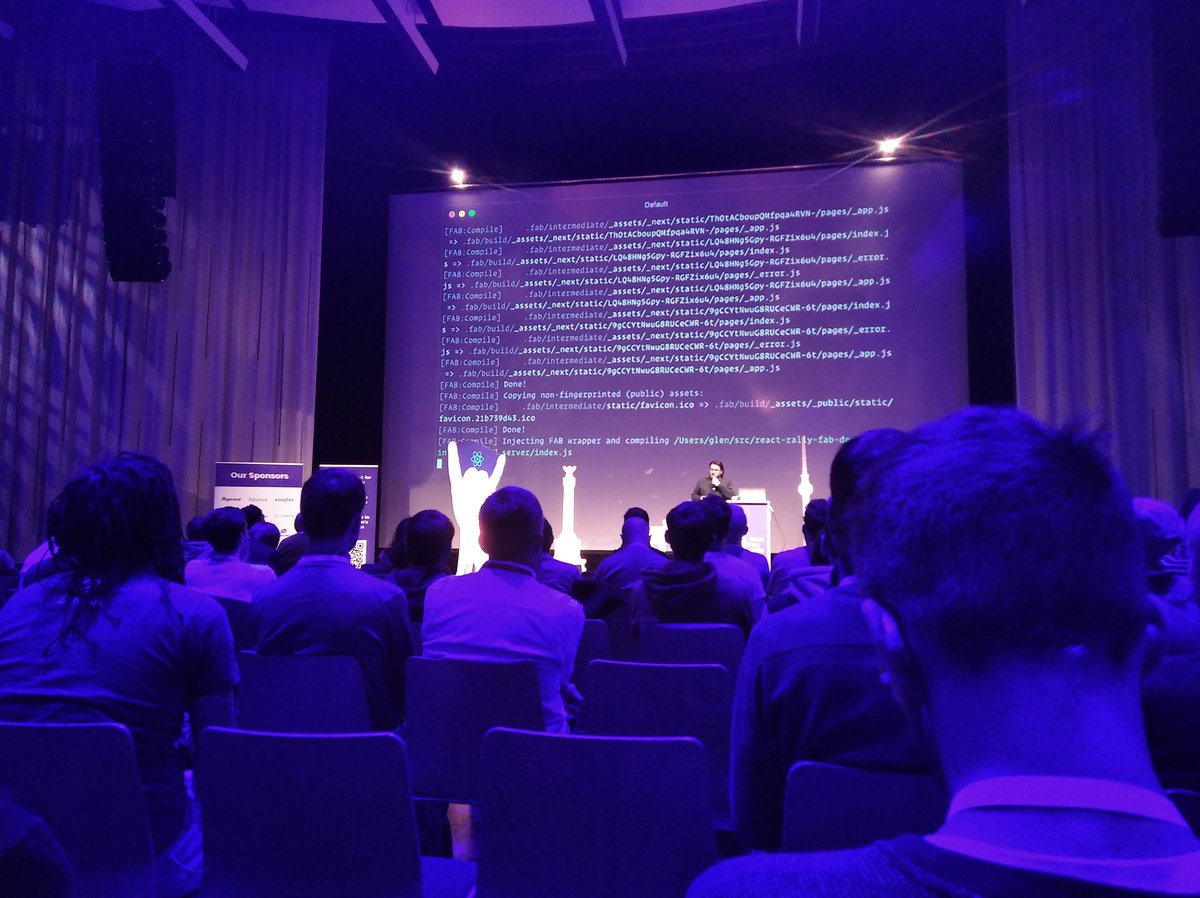 lucas_bresson's tweet image. Amzing talks at #reactdayberlin today! Excited about #ReactNavigation 5.0 & happy to see #hookseverywhere 🤗