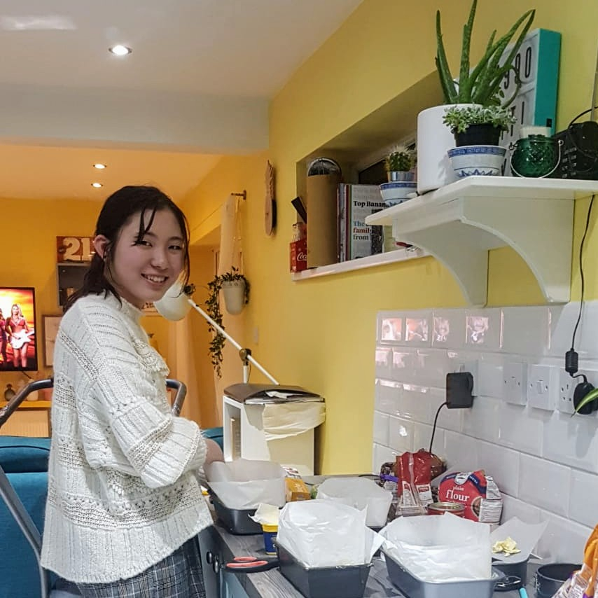 One of our longer term students, Kotomi from #Hiroshima in Japan attending @southandcitycollege studying #EnglishLanguage and hospitality management course. Here is Kotomi at home with her #homestay host, Carmen making #Christmas cakes 🎄🥞