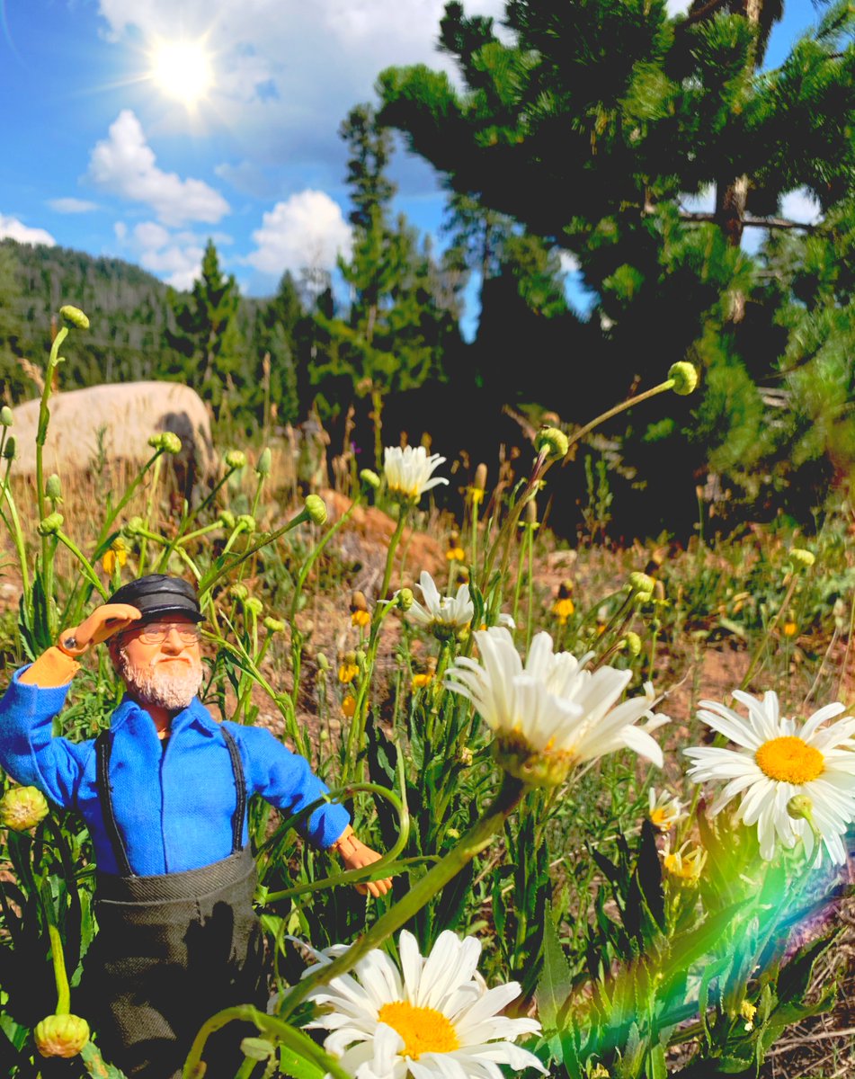 GRRMspeaking's tweet image. “Never question the truth of what you fail to understand, for the world is filled with wonders.”       
L. Frank Baum, Rinkitink in Oz