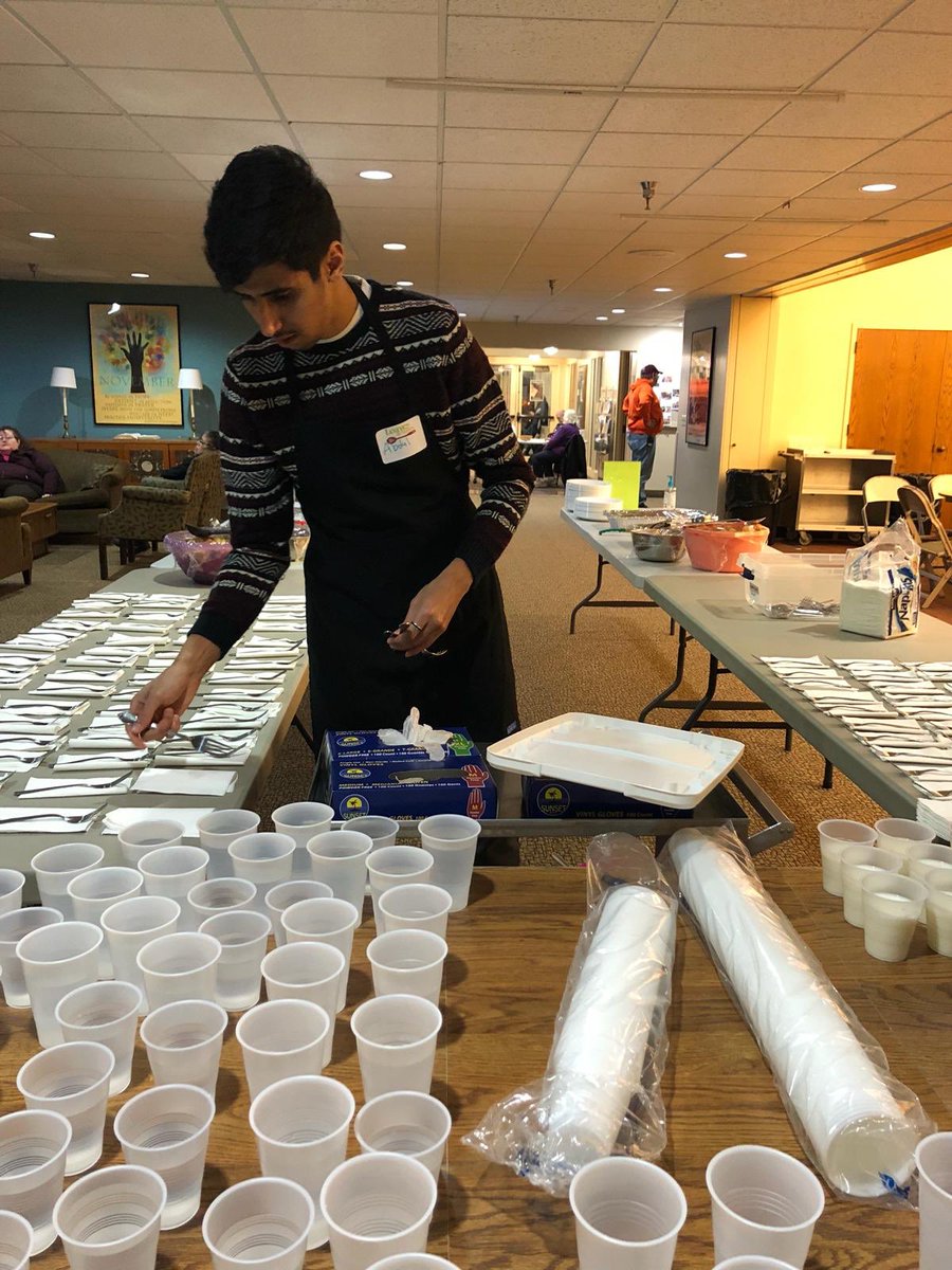 😍On Wednesday we volunteered with Loaves &amp; Fishes organization 
to prepare and give food to those seeking assistance and to serve our neighbors 💓
~
<a href="/ustousorg/">Us to U.S</a>   ♥️ #2020goals #volunteering #eightvolunteering #oneteam  #together #minnesota #happypeople #تطوع #سعوديون_في_امريكا