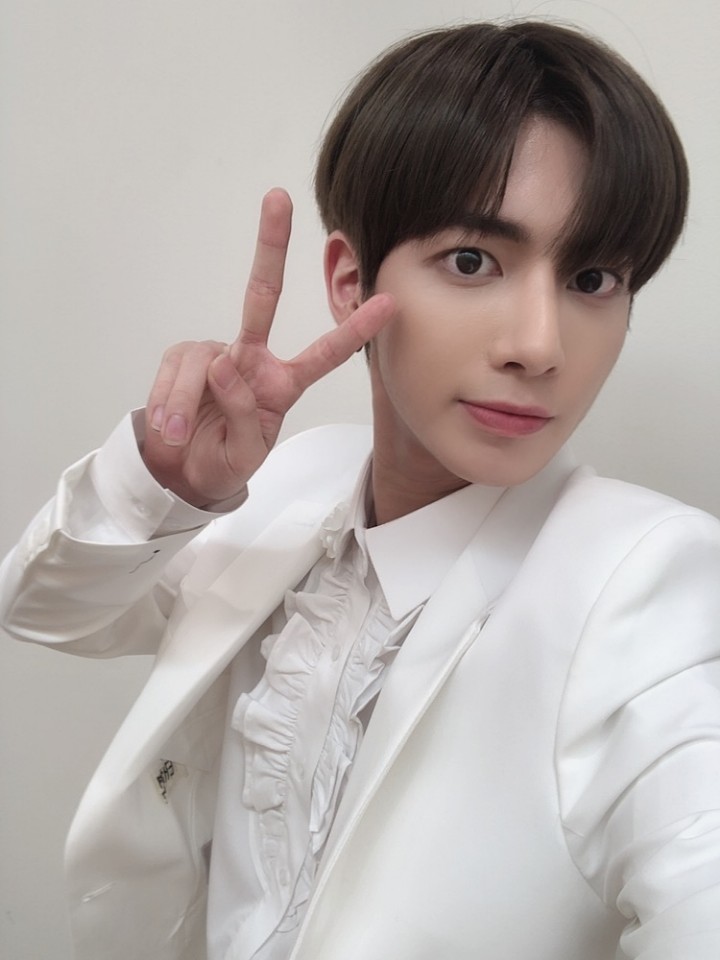 TxT_FanBase_MX's tweet photo. (TWITTER) @TXT_members

Gracias a todos los que vinieron al ultimo fan sign.❣ 

Nos veremos de nuevo la siguiente vez ~~~

#TAEHYUN
#태현 

CR. @txtonnews // trans. @TxT_FanBase_MX https://t.co/AmHzj9PnIb
